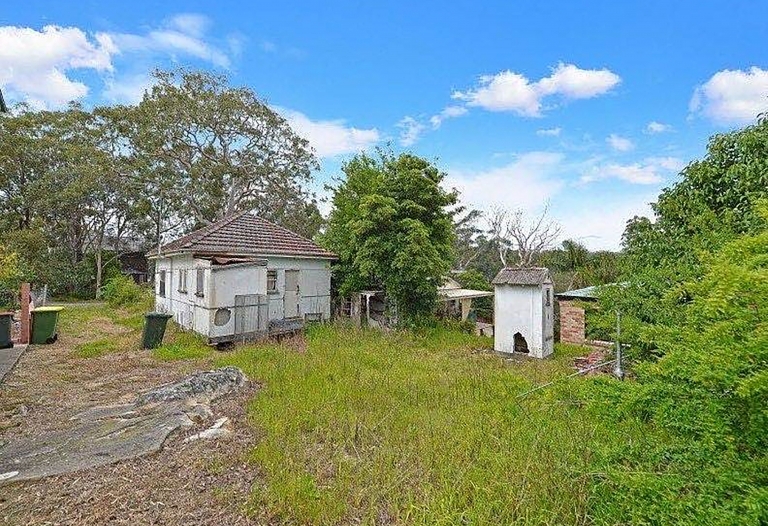 Excellent Redevelopment Opportunity in Sandy Point