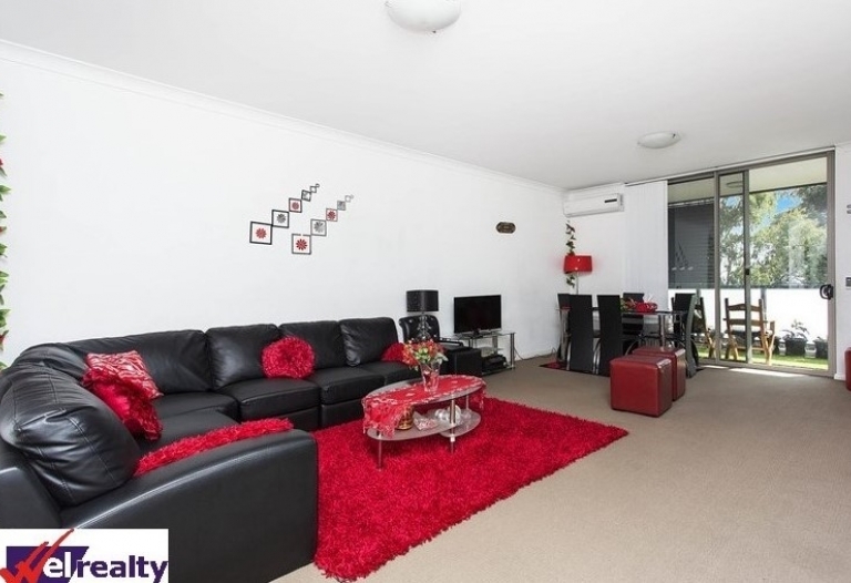 Prime Location - Spacious 2 Bedroom, 1 Bathroom Apartment!